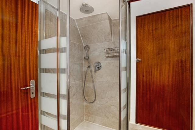 Charming Boat In Barcelona - Perfect Getaway Hotel Sant Adria de Besos Exterior photo